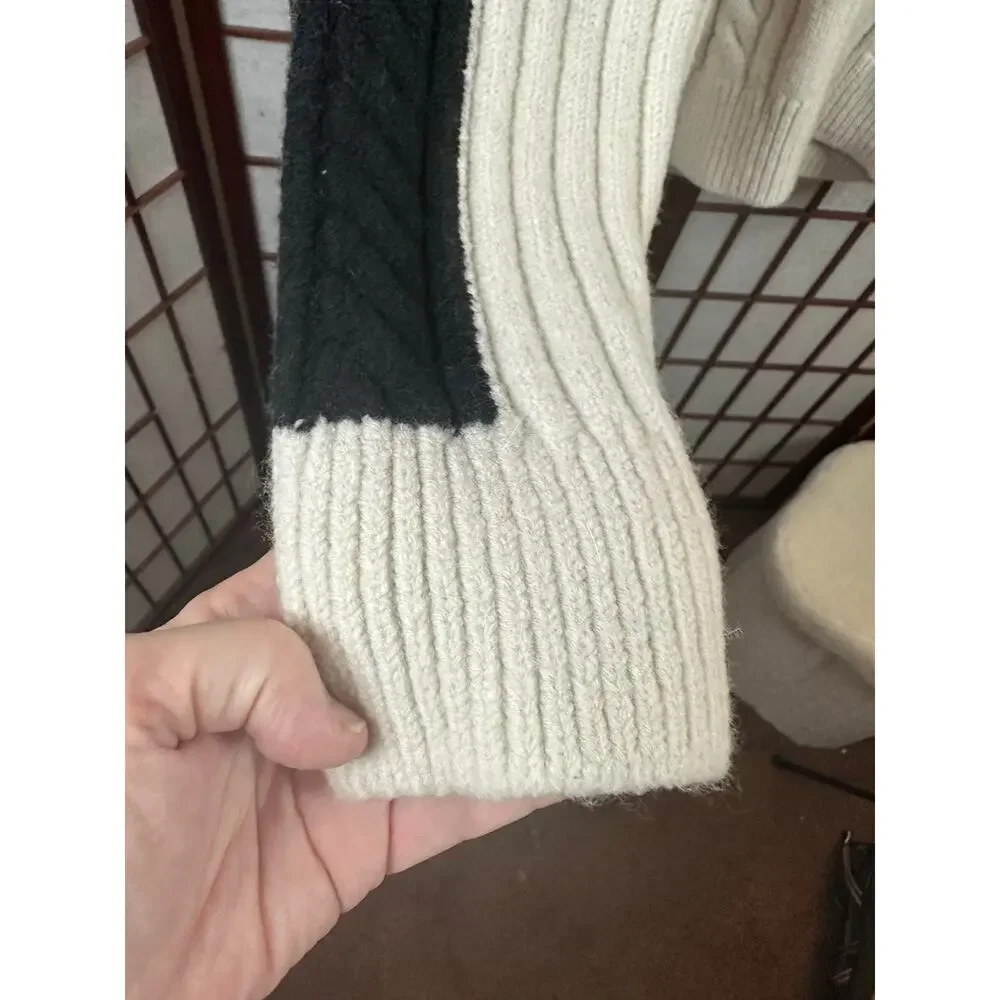 Banana Republic Men's Wool sweater black and cream size Large TALL